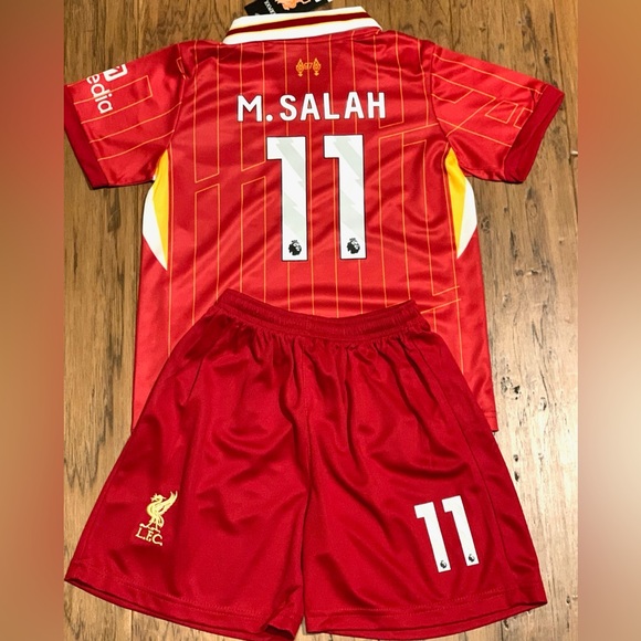 Youth Small M Salah Soccer Jersey Liverpool Size 24 - Age 6-7. - New With Tags - Picture 1 of 5